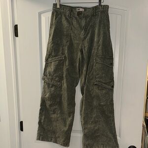SO Women’s Cargo Pants in Dark Olive